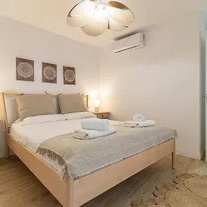 allo-apartments-morenos-centro.hotelsincadiz.net/